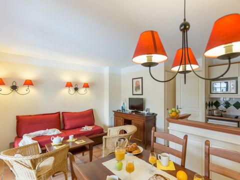 APPARTEMENT 6 personnes - 1 CHAMBRE + 1 COIN NUIT - RÉNOVÉ