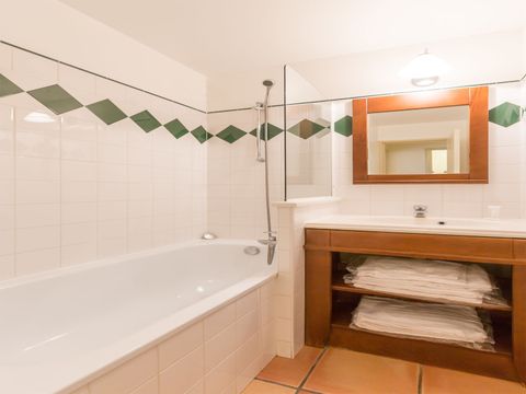 APPARTEMENT 6 personnes - 1 CHAMBRE + 1 COIN NUIT - RÉNOVÉ