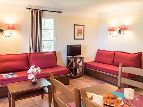 APPARTEMENT 8 personnes - 3 CHAMBRES - BALCON - RÉNOVÉ