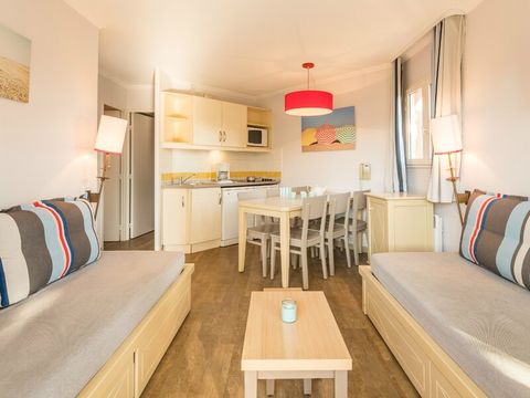 APPARTEMENT 6 personnes - - 1 chambre + 1 alcôve - Terrasse ou balcon - climatisation