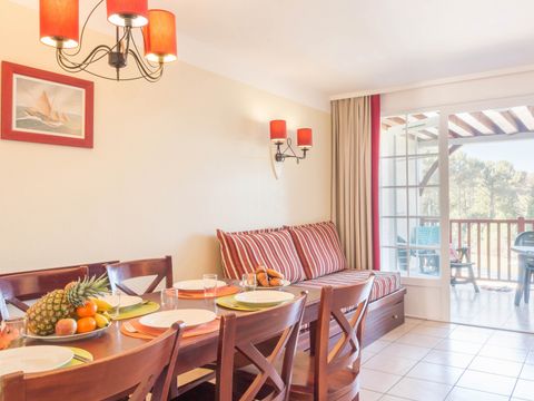 APPARTEMENT 6 personnes - 1 chambre + 1 coin nuit - Terrasse ou balcon - Rénové