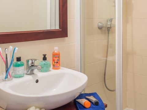 APPARTEMENT 6 personnes - 1 chambre + 1 coin nuit - Terrasse ou balcon - Rénové