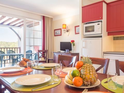 APPARTEMENT 6 personnes - 1 chambre + 1 coin nuit - Terrasse ou balcon - Rénové