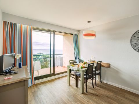 STUDIO 4 personnes - 1 alcôve de couchage - Terrasse ou balcon