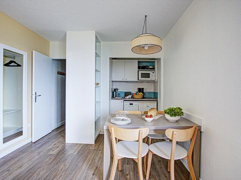 STUDIO 4 personnes - 1 alcôve de couchage - Terrasse ou balcon - Vue sur la mer