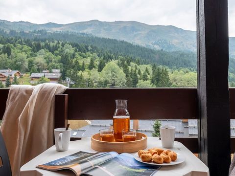 STUDIO 6 personnes - (max 4 adultes) - 1 coin nuit + 1 mezzanine - vue montagne