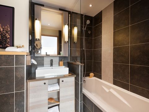 APPARTEMENT 8 personnes - 3 CHAMBRES - BALCON - VUE MONTAGNE