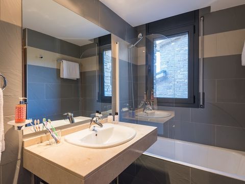 APPARTEMENT 6 personnes - (max 4 adultes) 2 Chambres