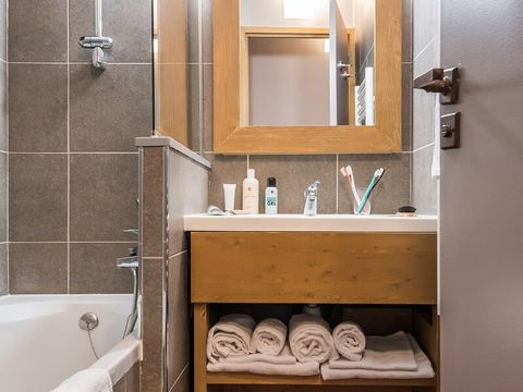 APPARTEMENT 6 personnes - - 1 chambre + 1 alcôve - Exposition sud