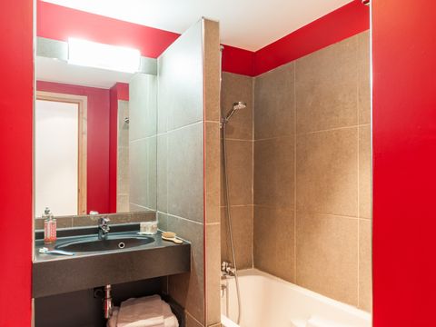 APPARTEMENT 6 personnes - 1 chambre +1 coin nuit