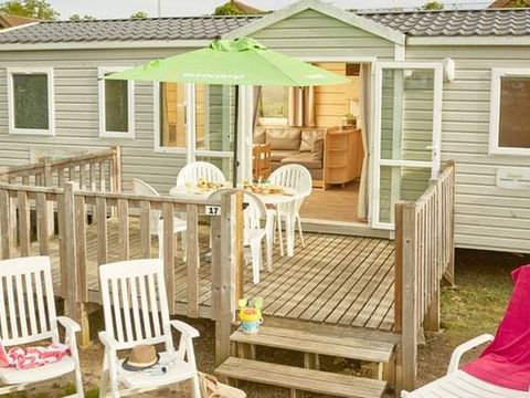 MOBILHOME 8 personnes - Mobil-home | Classic | 3 Ch. | 6/8 Pers. | Terrasse surélévée non couverte MOBILHOME 8 personnes - Mobil-home | Classic | 3 Ch. | 6/8 Pers. | Terrasse surélévée non couverte