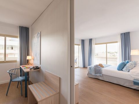 CHAMBRE 4 personnes - Chambre d'hôtel Standard C4 3+1