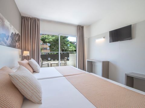 CHAMBRE 3 personnes - Chambre Double + lit d'appoint - balcon