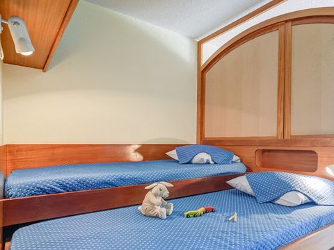 STUDIO 4 personnes - 1 coin nuit - Vue port