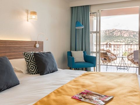 CHAMBRE 2 personnes - Chambre d'hôtel - Double - Terrasse ou balcon - Vue sur la mer