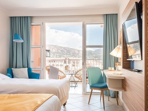 Chambre 3 personnes - D'hôtel - Triple - Terrasse ou balcon - Vue sur la mer