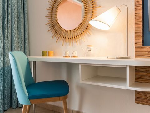 CHAMBRE 2 personnes - Chambre d'hôtel - Double - Terrasse ou balcon - Vue sur la mer