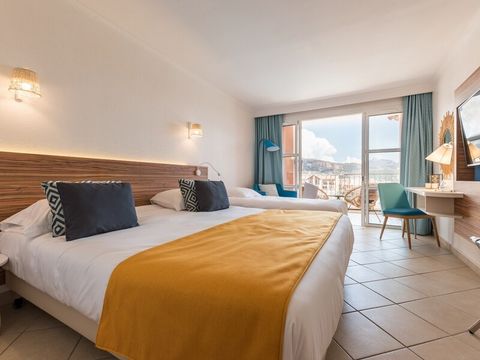 CHAMBRE 3 personnes - Chambre d'hôtel - Triple - Terrasse ou balcon - Vue sur la mer