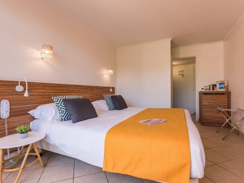 CHAMBRE 4 personnes - Chambre d'hôtel - Quadruple + 1 alcôve - Terrasse ou balcon