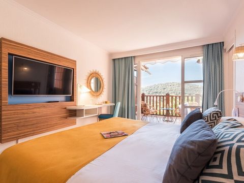 CHAMBRE 4 personnes - Chambre d'hôtel - Quadruple + 1 alcôve - Terrasse ou balcon