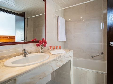 CHAMBRE 2 personnes - Chambre standard C1