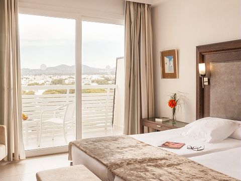 CHAMBRE 2 personnes - Chambre d'hôtel Standard Vue sur l'océan C2M