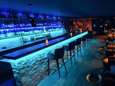 VILLA 8 personnes - Villa 6p. 2 bat. piscine supérieure