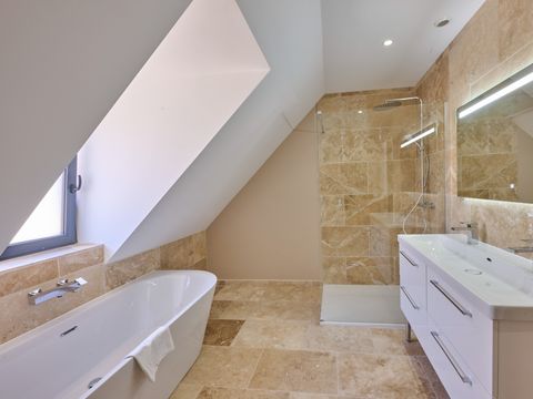 VILLA 8 personnes - Villa 6p. 2 bat. piscine supérieure