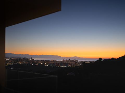 APPARTEMENT 4 personnes - avec vue sur la montagne et la mer