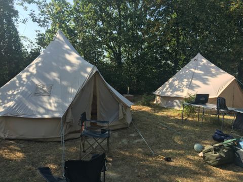 Emplacement - Avec électricité - Uniquement pour tente - Tente-trailer ou minivan