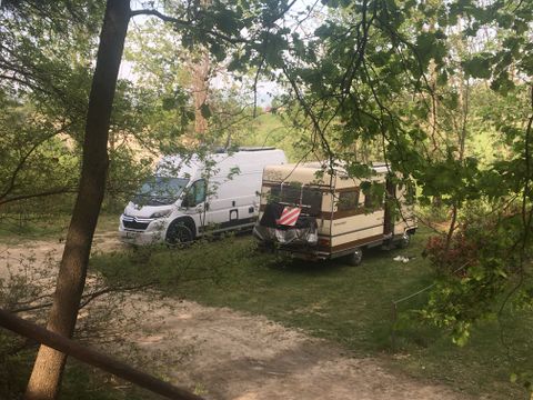 Emplacement - Avec électricité - Uniquement pour tente - Tente-trailer ou minivan