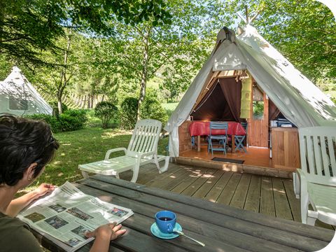 HÉBERGEMENT INSOLITE 4 personnes - Tipi