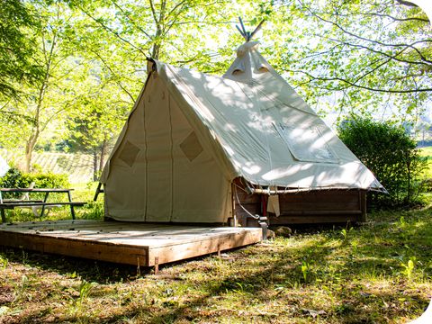 HÉBERGEMENT INSOLITE 4 personnes - Tipi