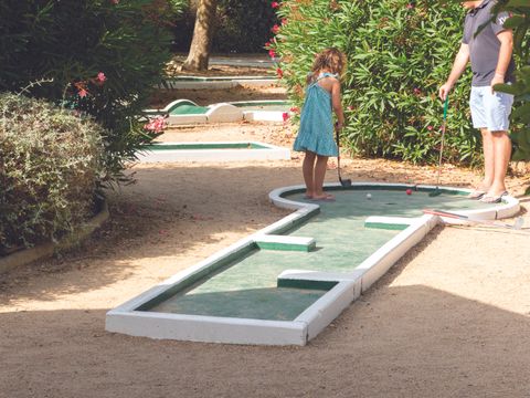 SOWELL RESIDENCES Les Lauriers Roses - Camping Hérault - Image N°12