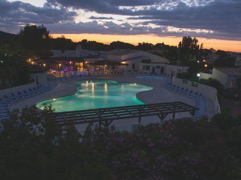 SOWELL RESIDENCES Les Lauriers Roses - Camping Hérault - Image N°5