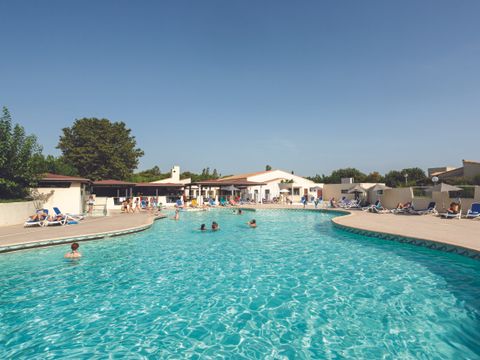 SOWELL RESIDENCES Les Lauriers Roses - Camping Hérault - Image N°2