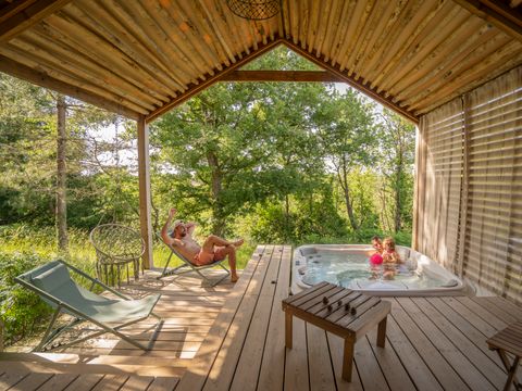 CHALET 5 personnes - Lodge 2 chambres et Spa - Rustique