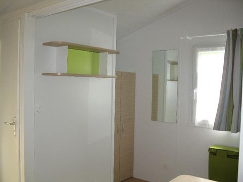 MOBILHOME 5 personnes - Sans sanitaire 2 ch 5 pers MOBILHOME 5 personnes - Sans sanitaire 2 ch 5 pers
