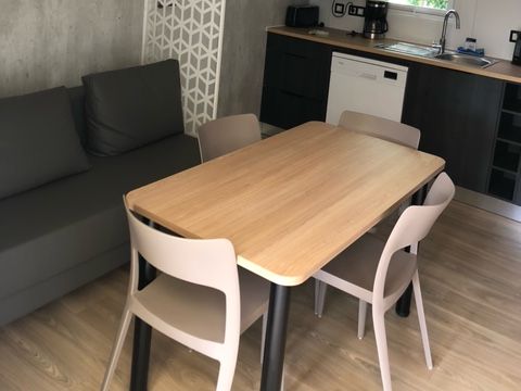 MOBILHOME 4 personnes - MH 2 CH 2 SDB PREMIUM 4 pers 1/4 pers