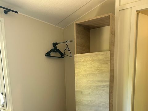 MOBILHOME 4 personnes - 1 chambre PREMIUM 2 pers (+2 possibles en lit d'appoint) MOBILHOME 4 personnes - 1 chambre PREMIUM 2 pers (+2 possibles en lit d'appoint)