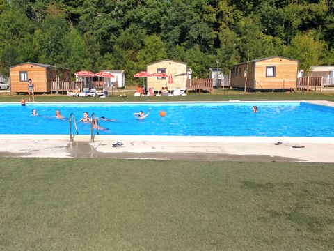 Village des Bons-Hommes au Pré Cathare - Camping Ariège