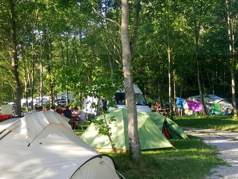 Village des Bons-Hommes au Pré Cathare - Camping Ariège - Image N°18