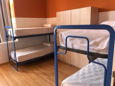 CHAMBRE 8 personnes