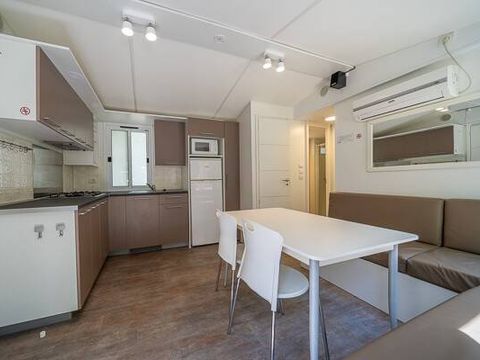 BUNGALOW 6 personnes - Mobil-home | Comfort | 3 Ch. | 4/6 Pers. | Terrasse simple | Clim.