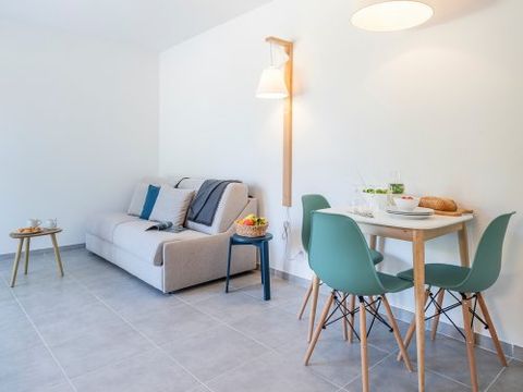 STUDIO 2 personnes - Studio 2 personnes - Environ 24 m² (CAS12)