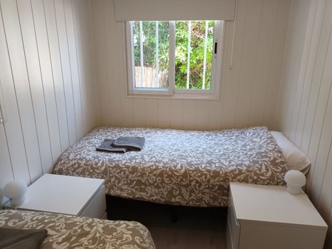 CHALET 4 personnes - 4 personnes gris