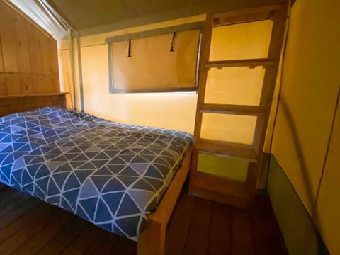TENTE TOILE ET BOIS 6 personnes - Safari (avec sanitaire)