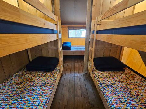 TENTE TOILE ET BOIS 6 personnes - Safari (avec sanitaire)