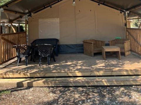 TENTE TOILE ET BOIS 6 personnes - Safari (avec sanitaire)