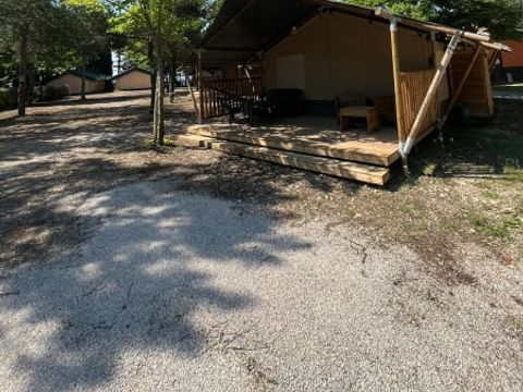 TENTE TOILE ET BOIS 6 personnes - Safari (avec sanitaire)